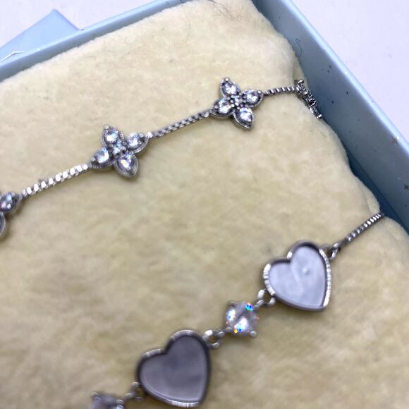 Arm Candy LA NiB Heart & Clover Adjustable Bracelet Set Brass Delicate Design - Picture 3 of 6